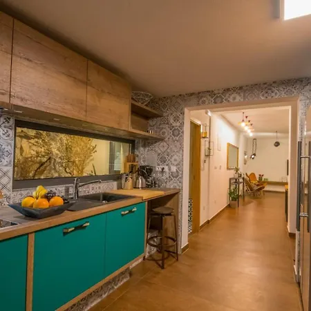 De Linda - Exklusiv Makarska